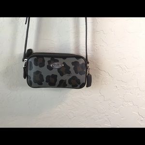 🌺Coach Ocelot Double Zip Crossbody bag. SRP$195